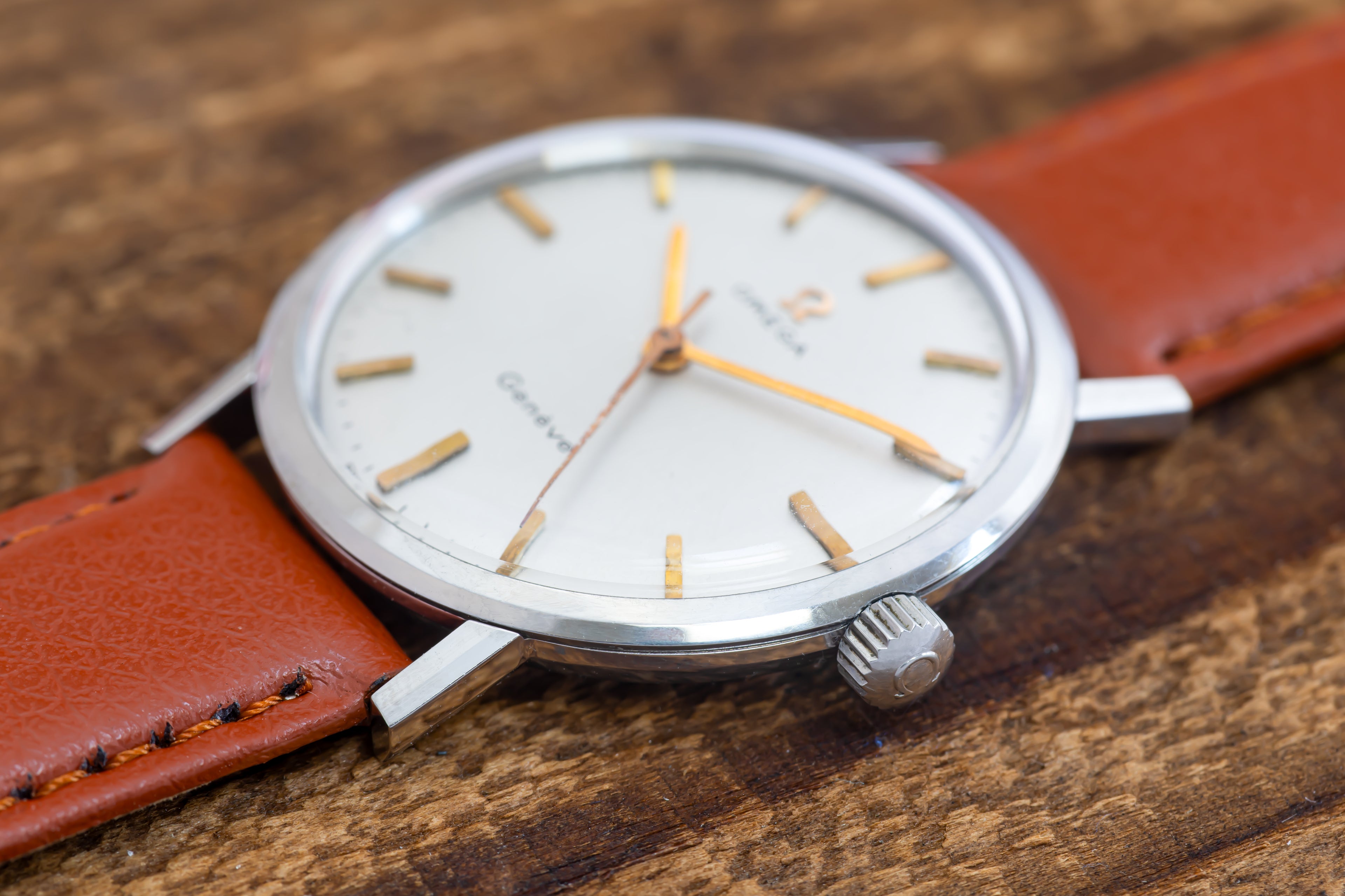 VINTAGE MANUAL WIND STAINLESS STEEL OMEGA GENEVE WATCH CAL.600 DATED 1964 IN EXCELLENT CONDITION