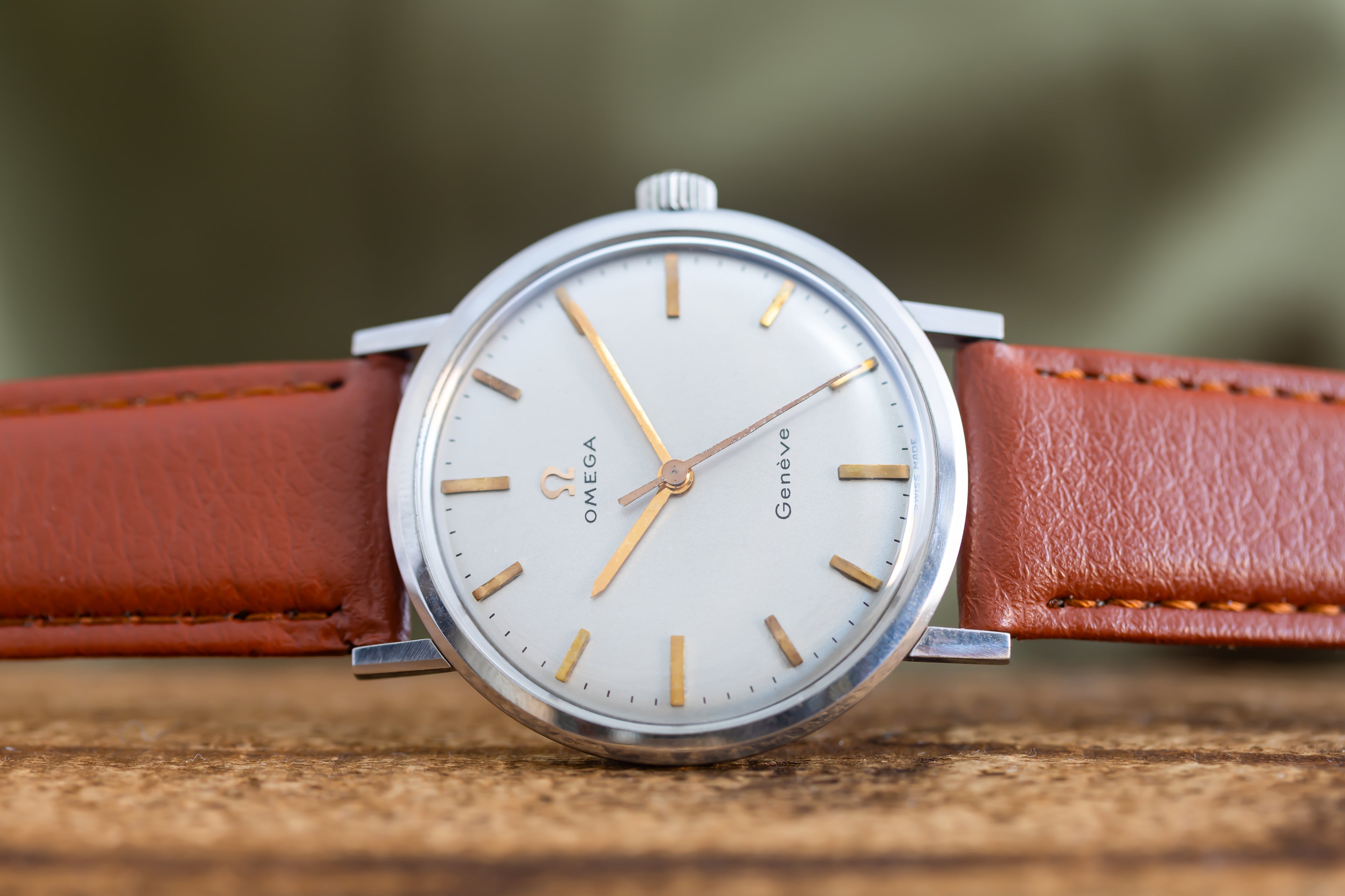 VINTAGE MANUAL WIND STAINLESS STEEL OMEGA GENEVE WATCH CAL.600 DATED 1964 IN EXCELLENT CONDITION