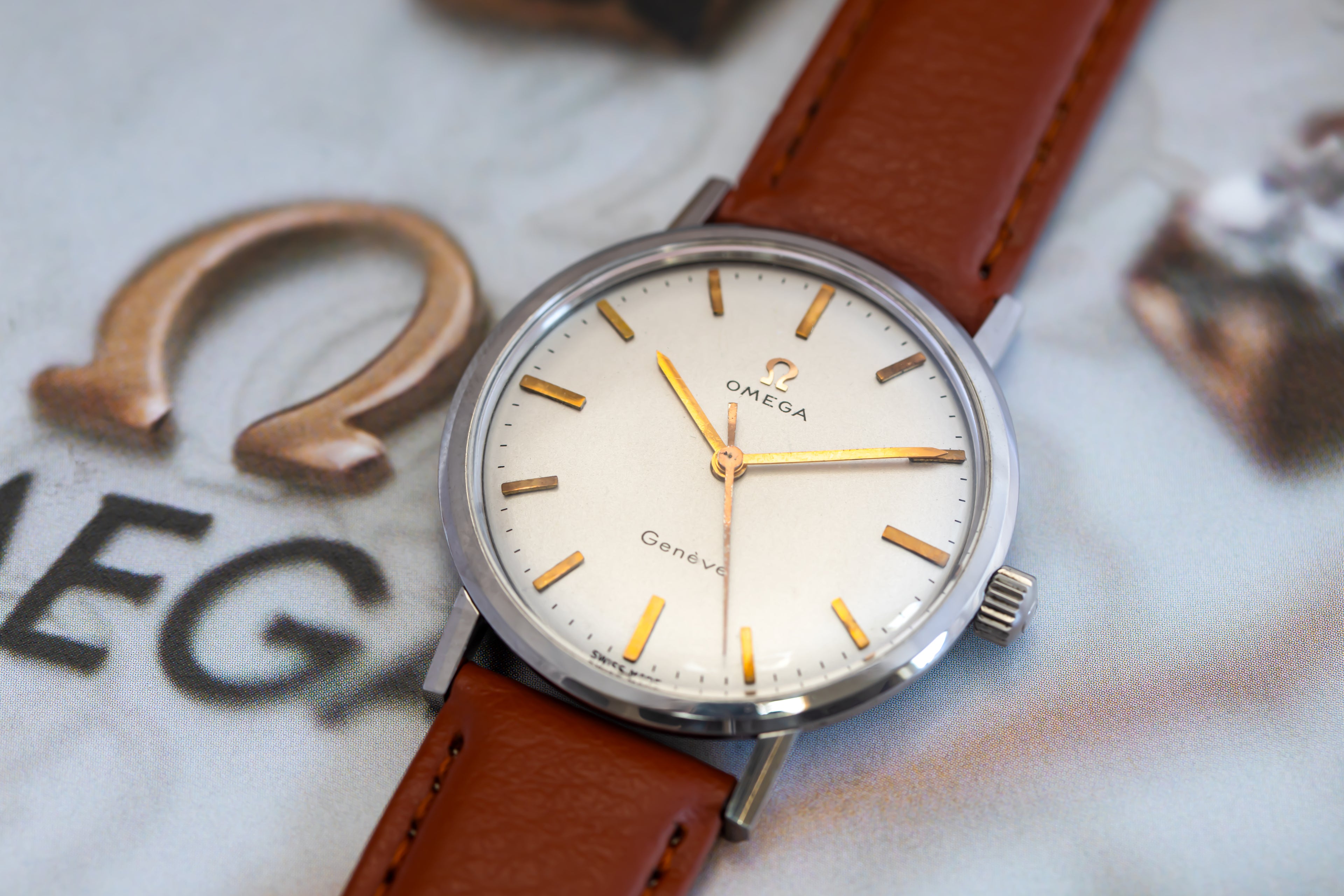 VINTAGE MANUAL WIND STAINLESS STEEL OMEGA GENEVE WATCH CAL.600 DATED 1964 IN EXCELLENT CONDITION
