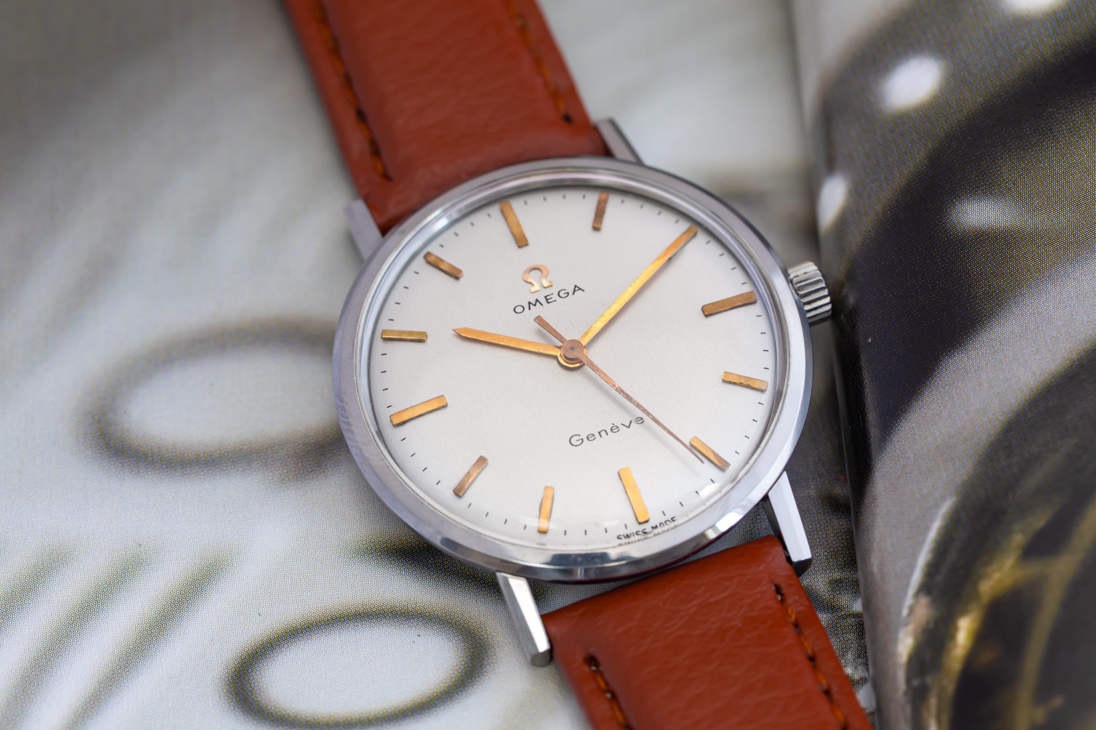 VINTAGE MANUAL WIND STAINLESS STEEL OMEGA GENEVE WATCH CAL.600 DATED 1964 IN EXCELLENT CONDITION