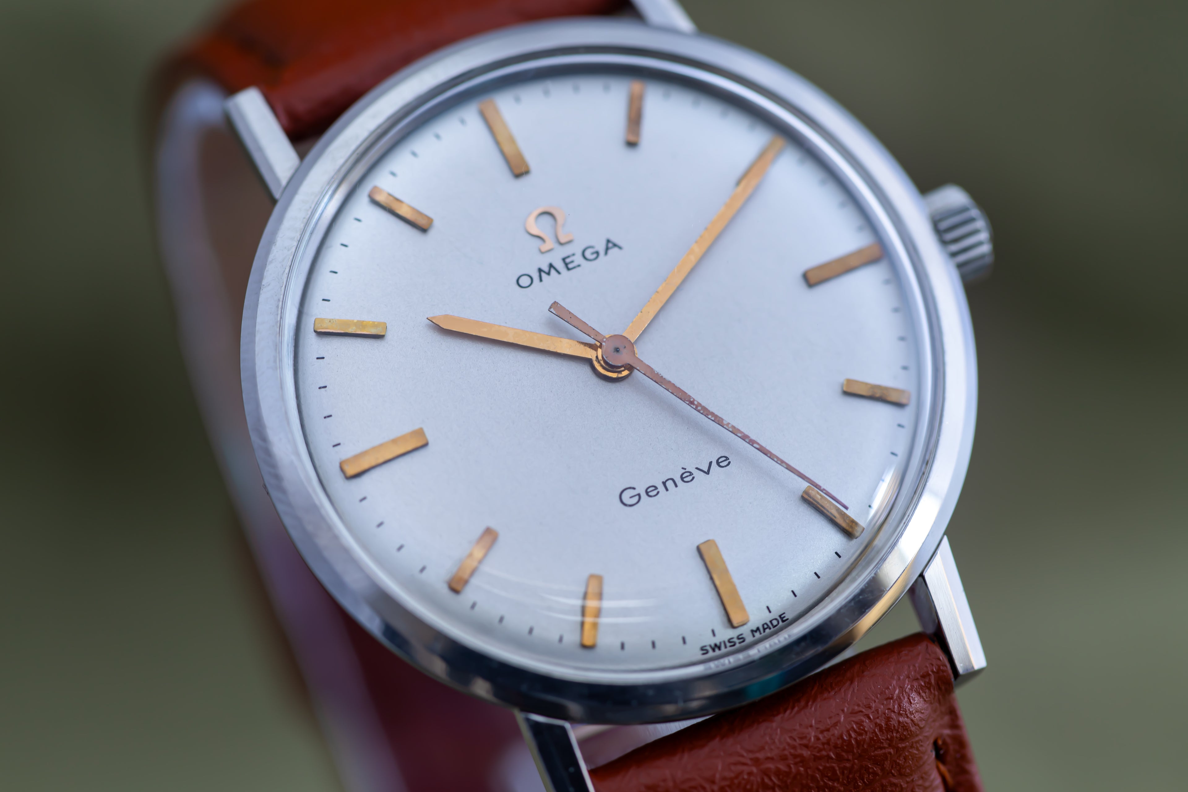 VINTAGE MANUAL WIND STAINLESS STEEL OMEGA GENEVE WATCH CAL.600 DATED 1964 IN EXCELLENT CONDITION
