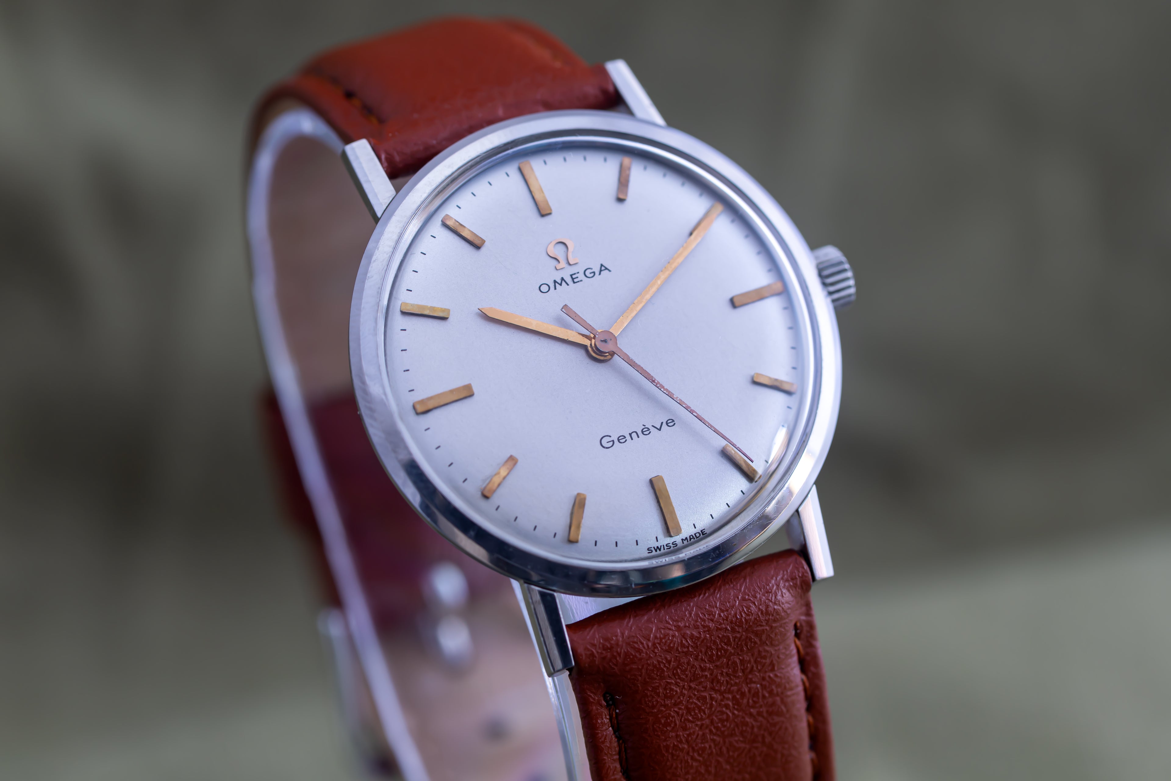 VINTAGE MANUAL WIND STAINLESS STEEL OMEGA GENEVE WATCH CAL.600 DATED 1964 IN EXCELLENT CONDITION