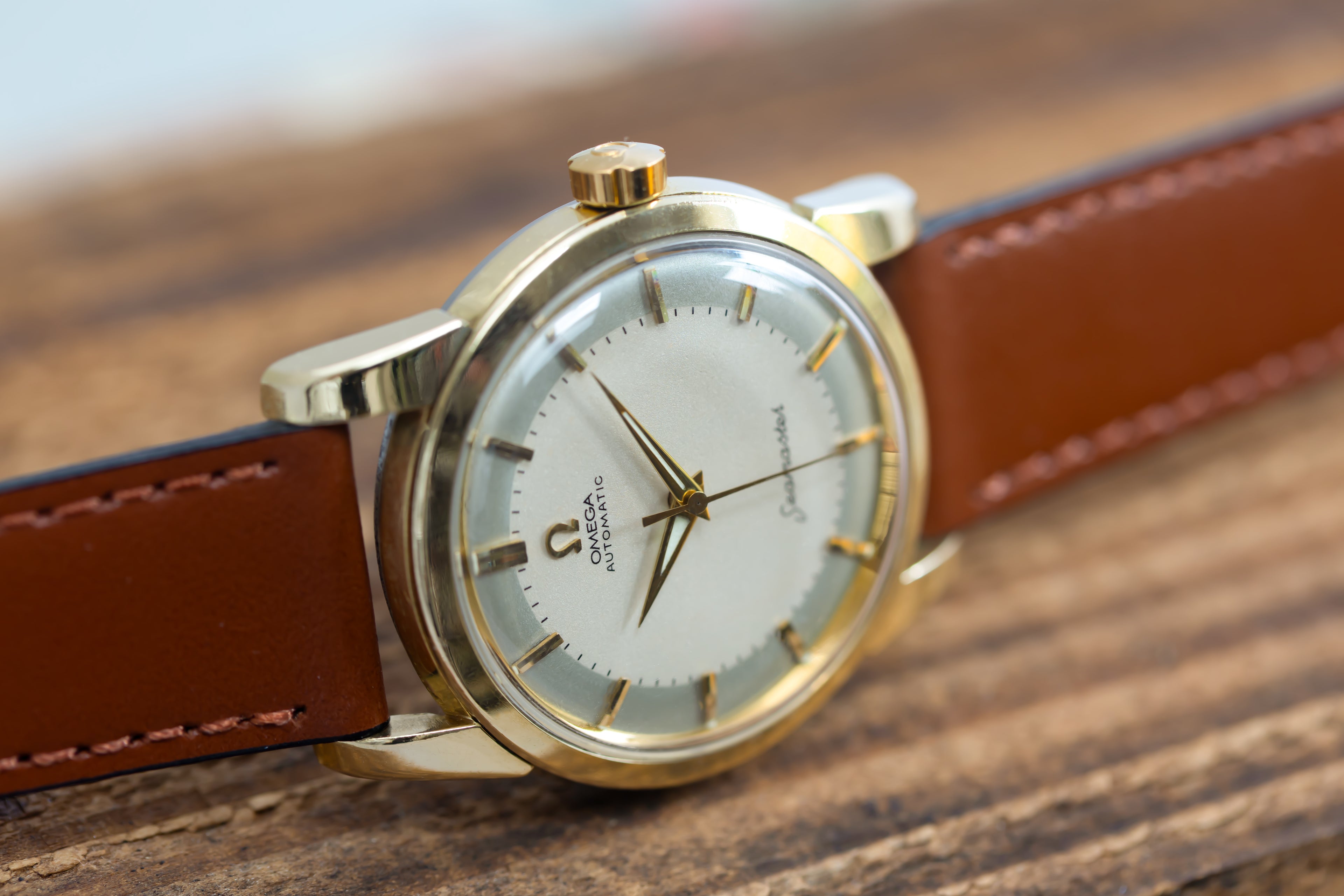 EXCEPTIONAL VINTAGE SERVICED OMEGA SEAMASTER AUTOMATIC BIG SEAHORSE LOGO GOLD CAP WATCH CAL.501 DATED 1958 TWO-TONE TUXEDO DIAL