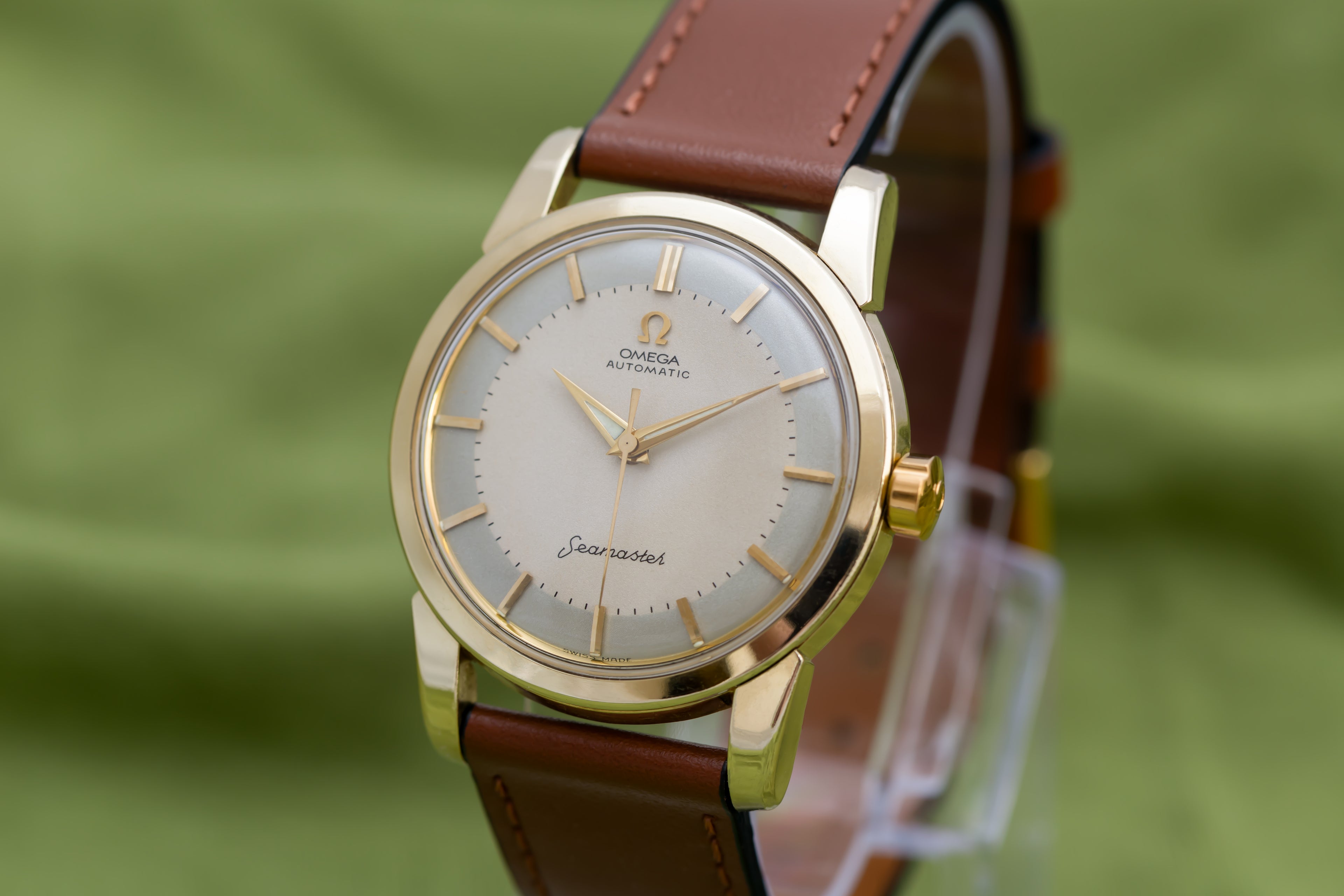 EXCEPTIONAL VINTAGE SERVICED OMEGA SEAMASTER AUTOMATIC BIG SEAHORSE LOGO GOLD CAP WATCH CAL.501 DATED 1958 TWO-TONE TUXEDO DIAL